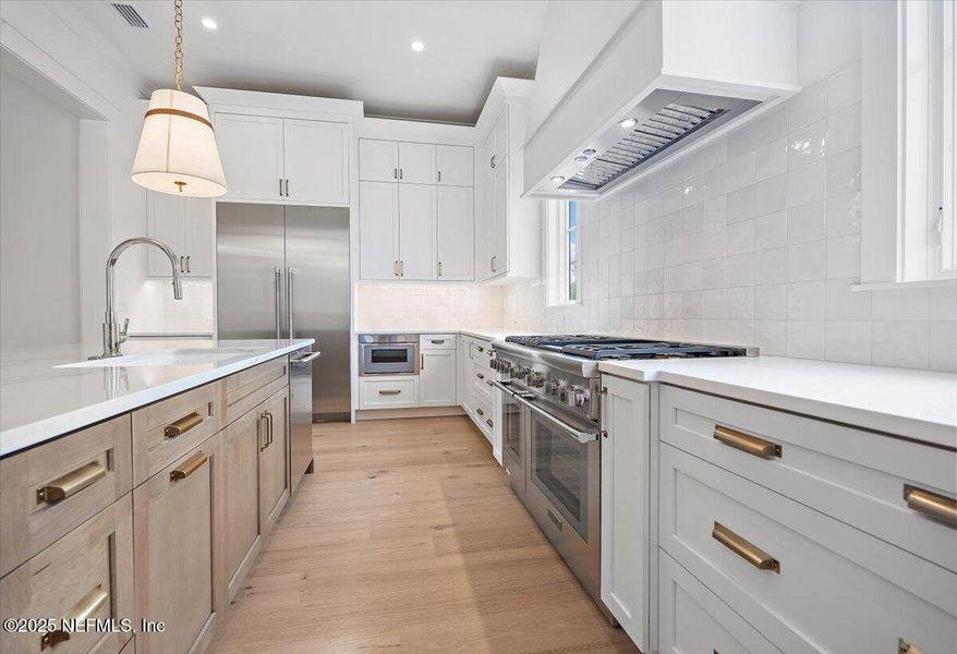 Furnished interior view inside a new home in , Ponte Vedra (Image 9).