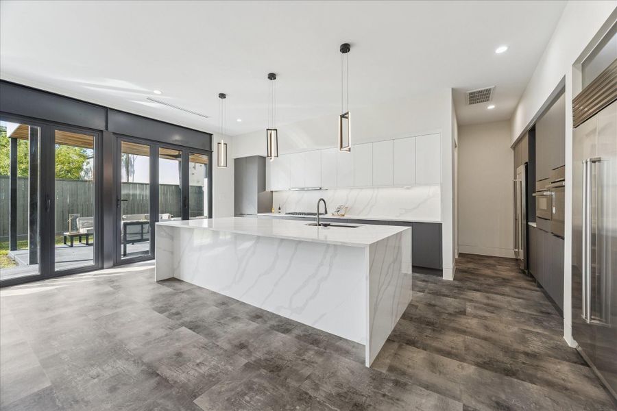 Modern Kitchen with a large island,