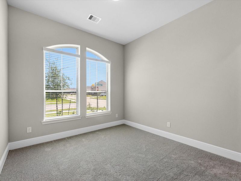 Spacious, unfurnished interior of a new home in Coastal Point, League City (Image 20).