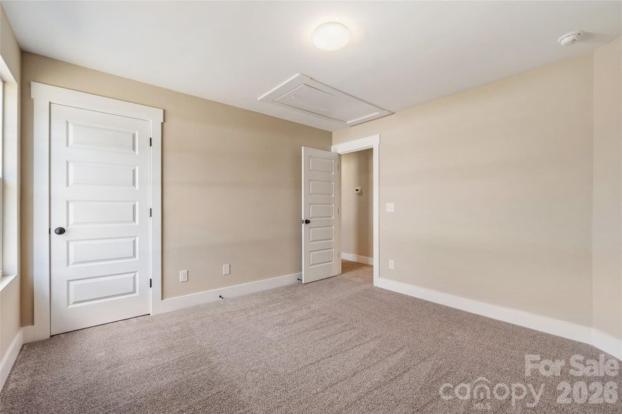 Spacious, unfurnished interior of a new home in , Stanfield (Image 23).