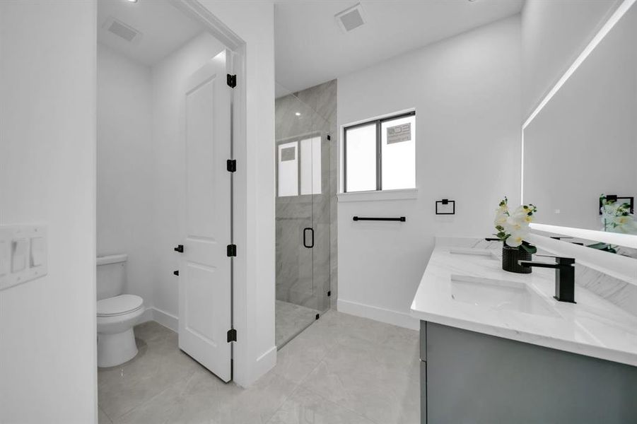 Furnished interior view inside a new home in , Lehigh Acres (Image 9).