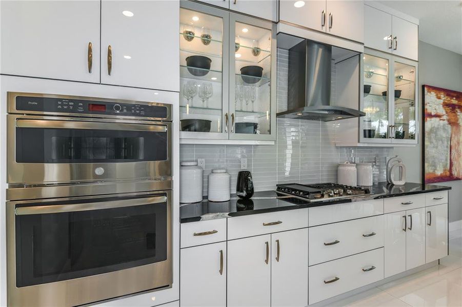 Furnished interior view inside a new home in Cresswind Lakewood Ranch, Lakewood Ranch (Image 13). Furnished interior view inside a new home in Cresswind Lakewood Ranch, Lakewood Ranch (Image 13).