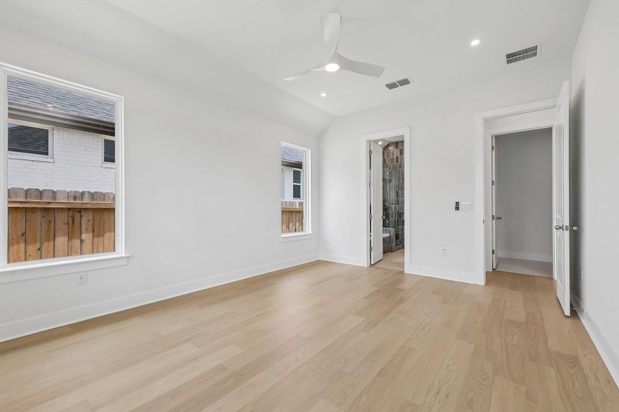 Spacious, unfurnished interior of a new home in Persimmon, Buda (Image 17). Spacious, unfurnished interior of a new home in Persimmon, Buda (Image 17).