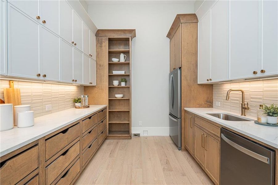 Furnished interior view inside a new home in , Alpharetta (Image 52).