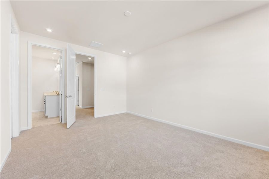 Spacious, unfurnished interior of a new home in Fifteen 15 Cannon, Charlotte (Image 35).