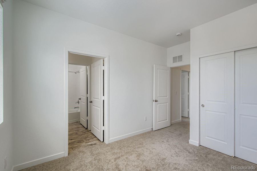 Spacious, unfurnished interior of a new home in Sterling Ranch: The Parkside Collection, Littleton (Image 11).