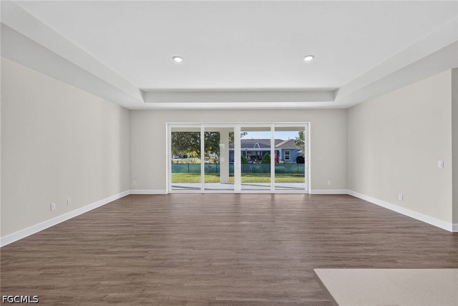 Spacious, unfurnished interior of a new home in Cape Coral, Cape Coral (Image 16).