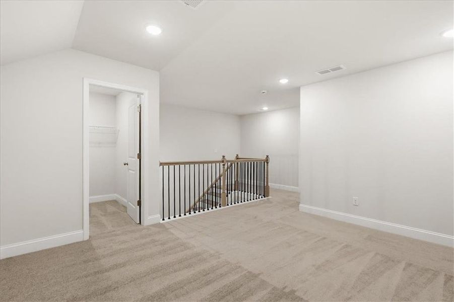 Spacious, unfurnished interior of a new home in , Monroe (Image 39).