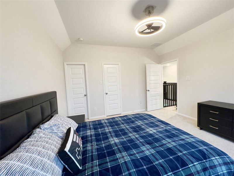Furnished interior view inside a new home in Lakeview, Waller (Image 11).