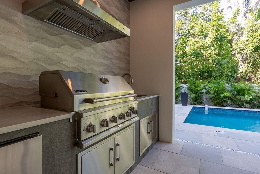 Exterior details and patio area of a home in , Sarasota (Image 4).