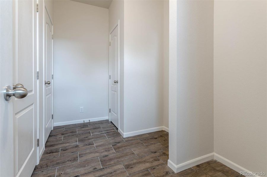 Spacious, unfurnished interior of a new home in , Aurora (Image 13).