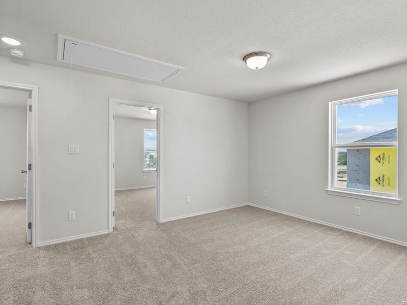 Spacious, unfurnished interior of a new home in Meadows at Oak Creek, San Antonio (Image 23).