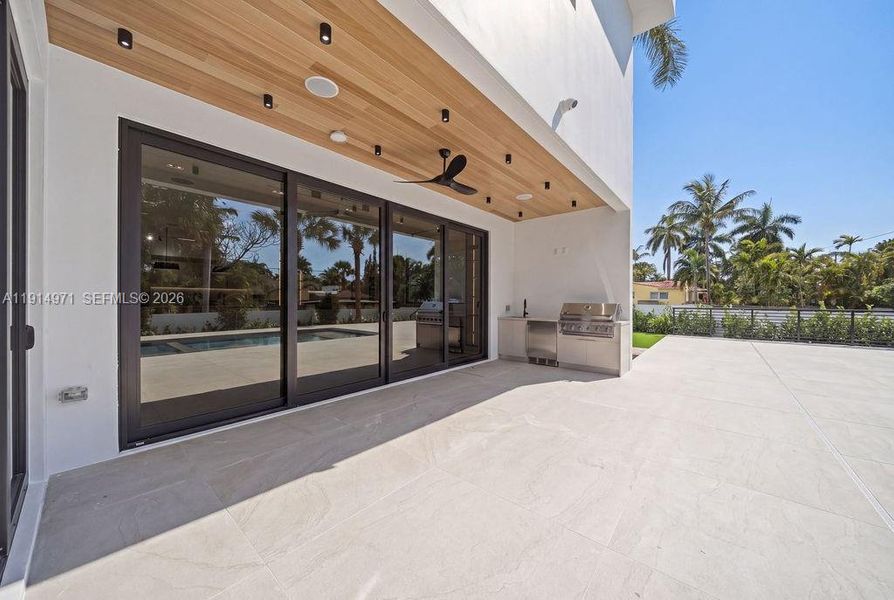 Exterior details and patio area of a home in , Fort Lauderdale (Image 43).