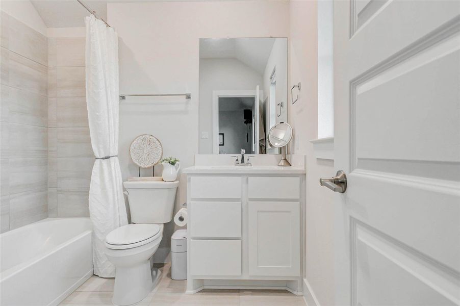 Furnished interior view inside a new home in , Fulshear (Image 13). Furnished interior view inside a new home in , Fulshear (Image 13).