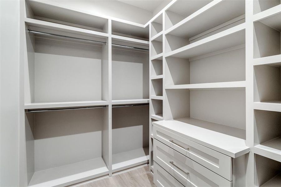 Furnished interior view inside a new home in , Dallas (Image 10).