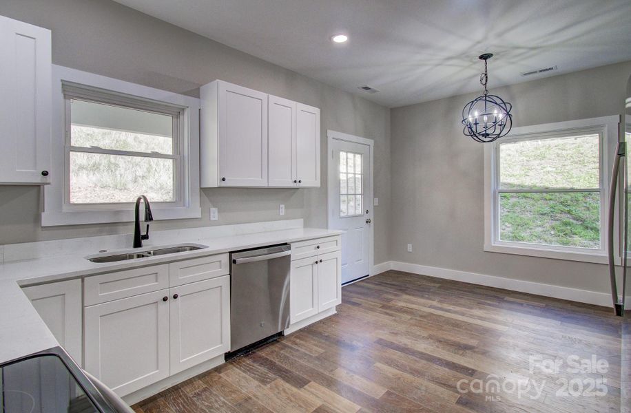 Spacious, unfurnished interior of a new home in , Asheville (Image 5).