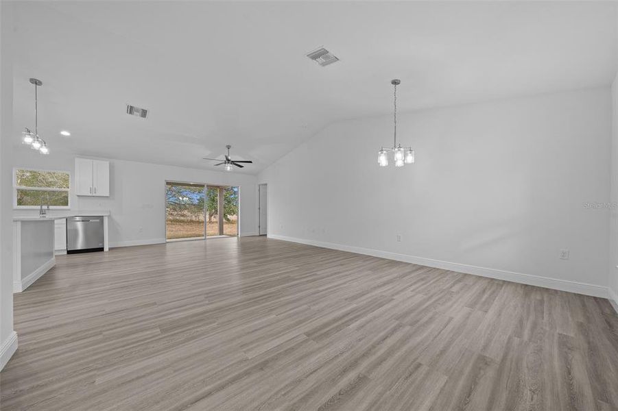 Spacious, unfurnished interior of a new home in , Ocala (Image 21).