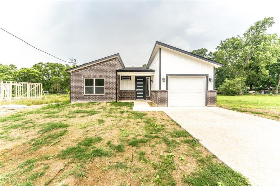 Front exterior of a new home in , Sulphur Springs, TX, highlighting curb appeal (Image 2). Front exterior of a new home in , Sulphur Springs, TX, highlighting curb appeal (Image 2).