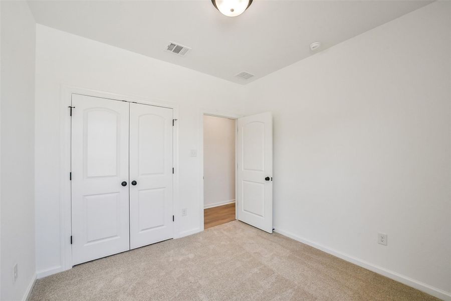 Spacious, unfurnished interior of a new home in Mostyn Springs, Magnolia (Image 25).