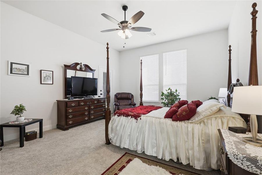 Furnished interior view inside a new home in Oak Hills, Burleson (Image 9).