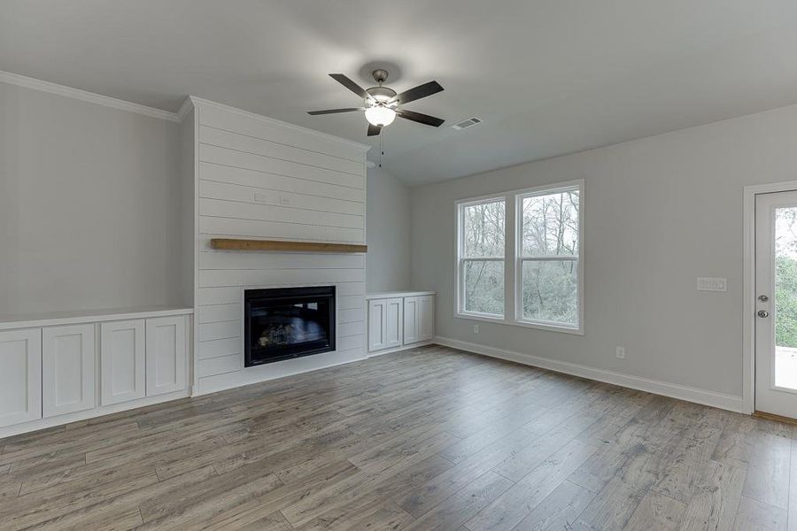 Spacious, unfurnished interior of a new home in , Jefferson (Image 20).