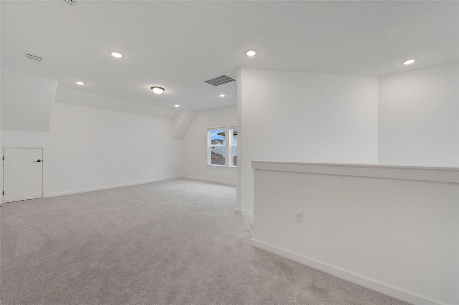 Spacious, unfurnished interior of a new home in Estancia West, Manchaca (Image 35).