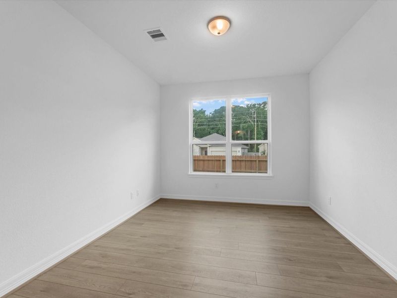 Spacious, unfurnished interior of a new home in Spring Creek Trails, Magnolia (Image 15). Spacious, unfurnished interior of a new home in Spring Creek Trails, Magnolia (Image 15).
