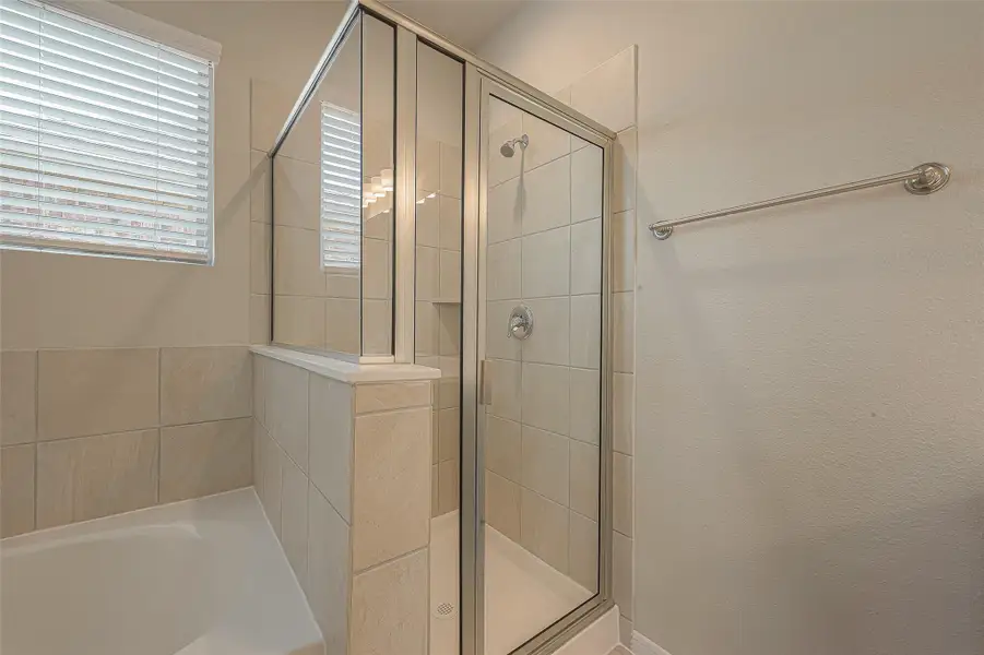 Close-up of interior finishes inside a home in , Iowa Colony (Image 15).
