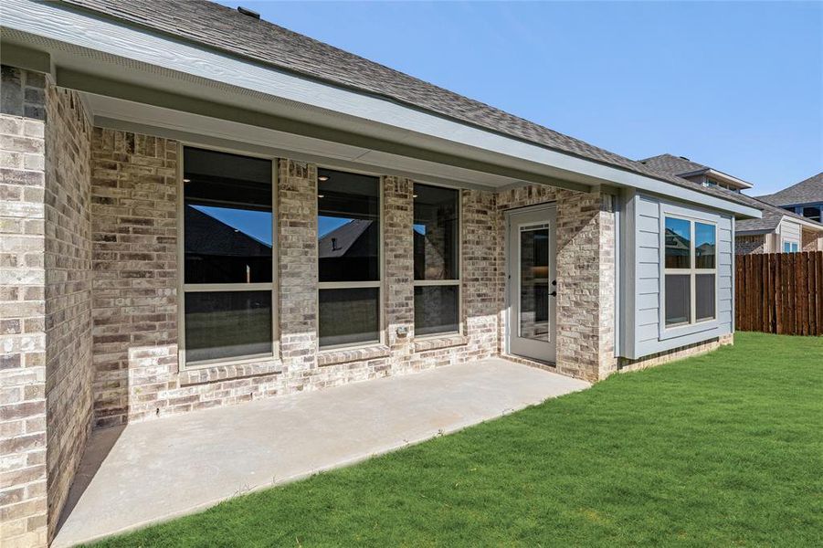 Exterior details and patio area of a home in Maplewood, Glenn Heights (Image 3). Exterior details and patio area of a home in Maplewood, Glenn Heights (Image 3).