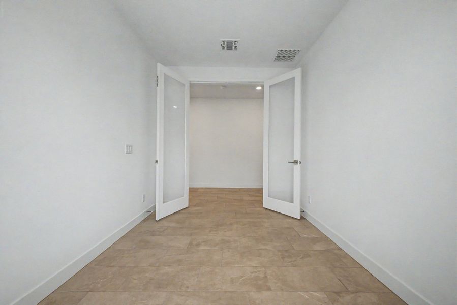 Spacious, unfurnished interior of a new home in Windstone Ranch North, Surprise (Image 8).