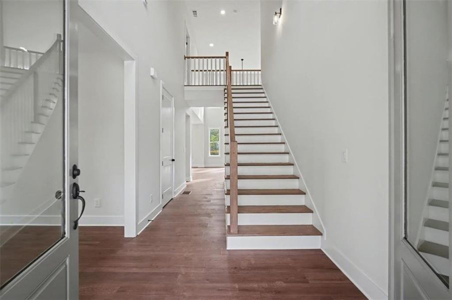 Spacious, unfurnished interior of a new home in , Cartersville (Image 16).