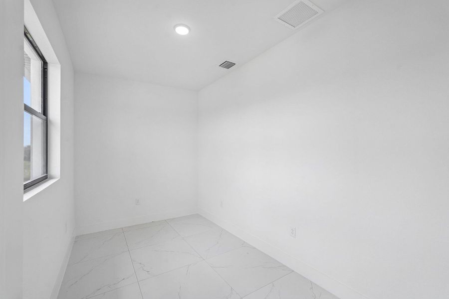 15-web-or-mls-W Broad Cir-S2404-015