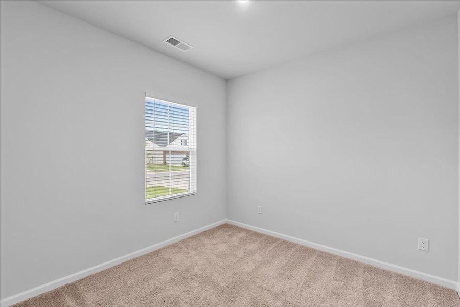 Spacious, unfurnished interior of a new home in Fieldstone, Lexington (Image 26).