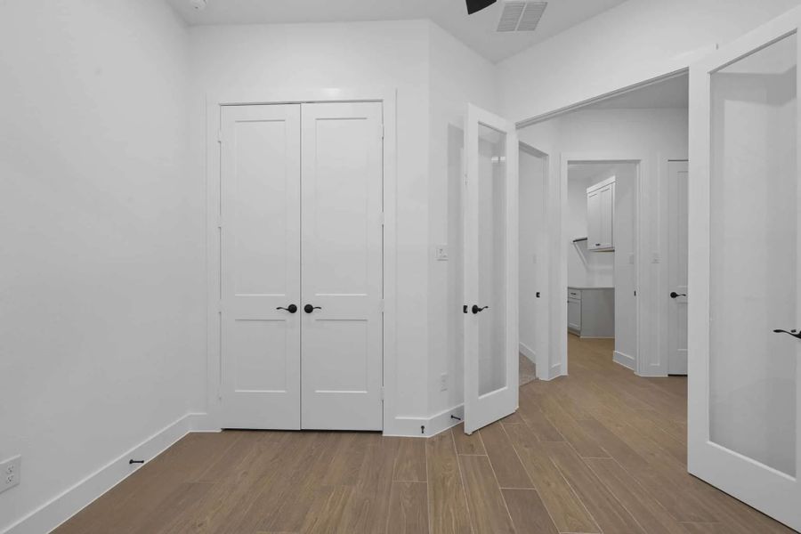 Spacious, unfurnished interior of a new home in Evergreen, Fulshear (Image 18).