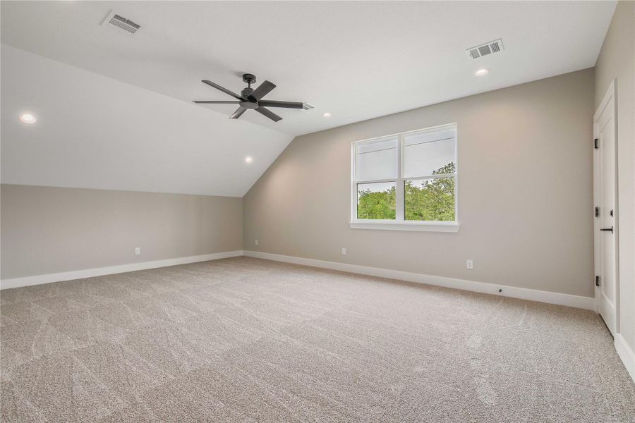 Spacious, unfurnished interior of a new home in , College Station (Image 17).