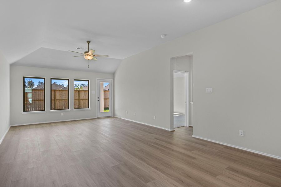 Spacious, unfurnished interior of a new home in Grand Central Park, Conroe (Image 25). Spacious, unfurnished interior of a new home in Grand Central Park, Conroe (Image 25).