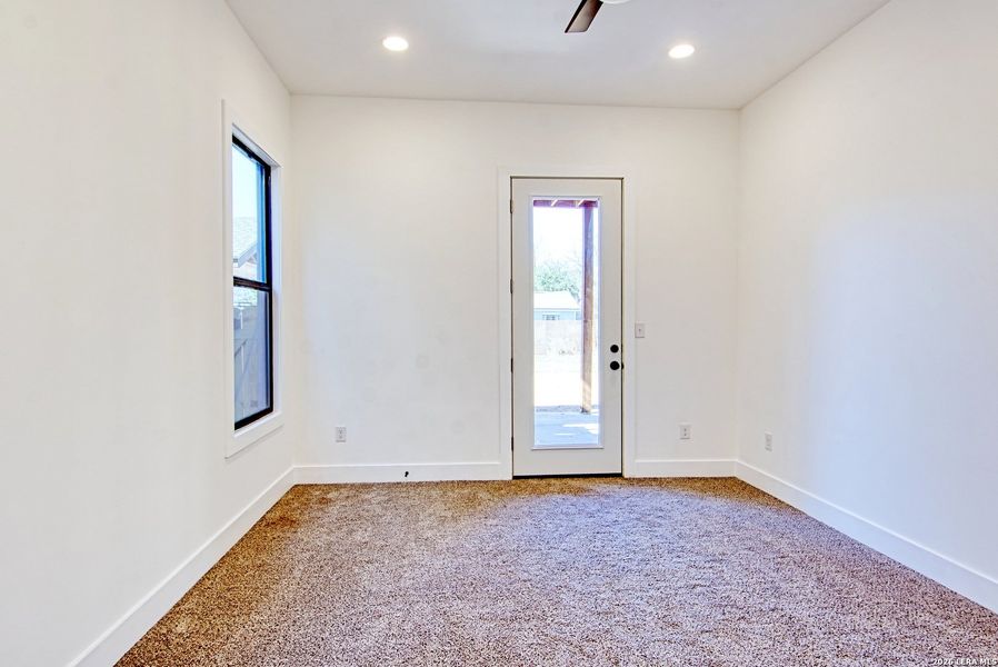 Spacious, unfurnished interior of a new home in , San Antonio (Image 17).