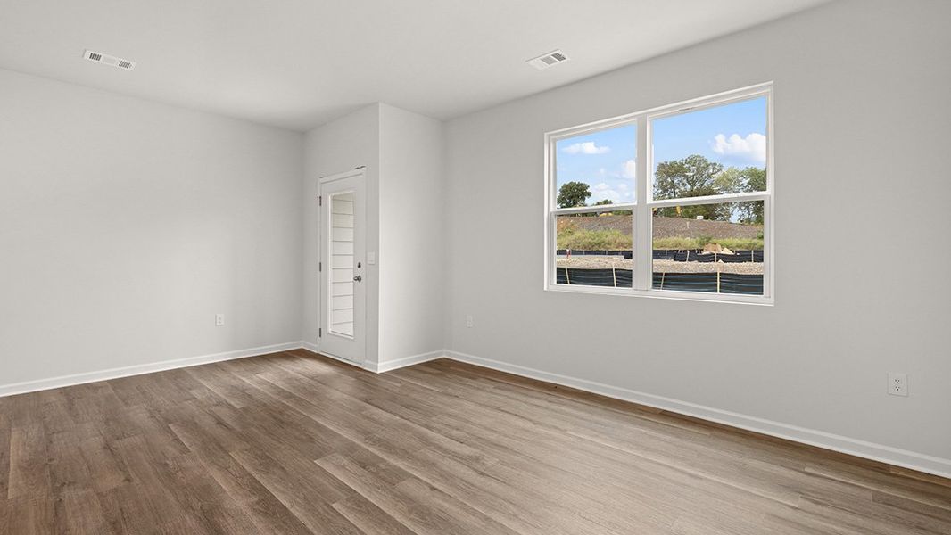 Spacious, unfurnished interior of a new home in Woodbury Park, South Fulton (Image 20).