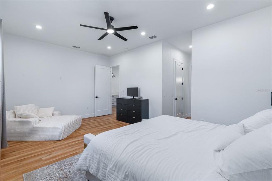 Furnished interior view inside a new home in , Palm Coast (Image 9).