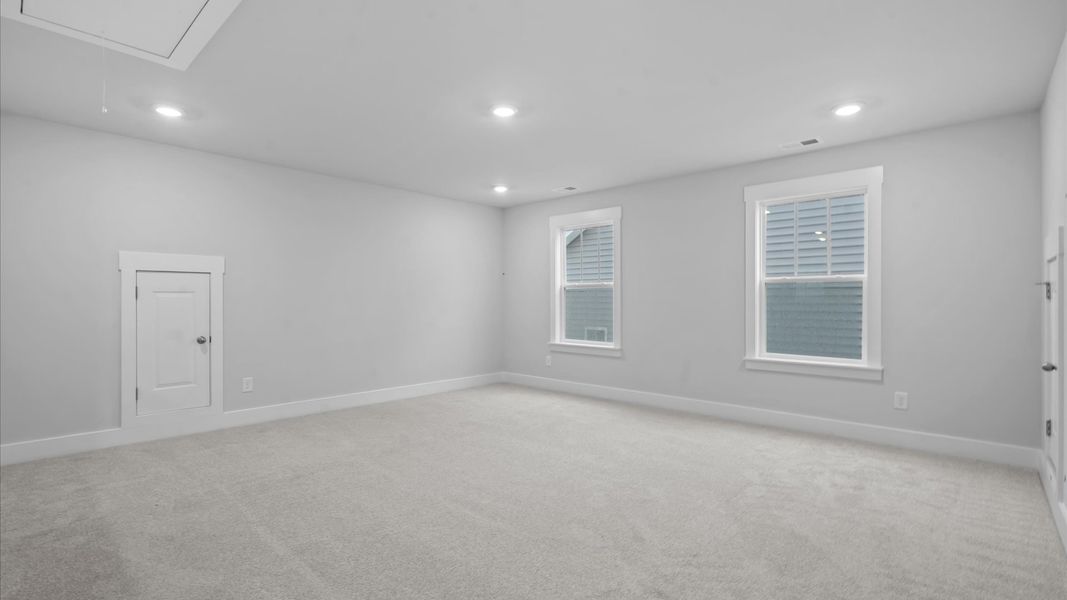 First-rate carpeted loft providing flexible living space for every lifestyle First-rate carpeted loft providing flexible living space for every lifestyle