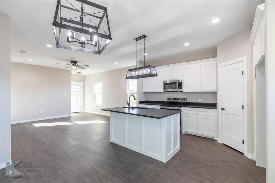 Furnished interior view inside a new home in , Abilene (Image 12).