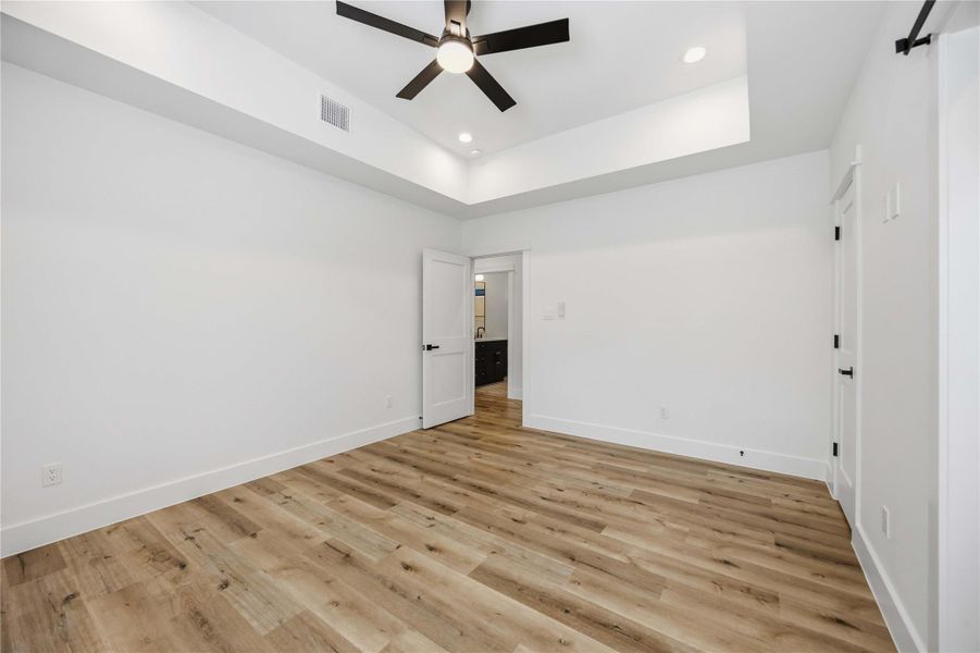 Spacious, unfurnished interior of a new home in , Houston (Image 16).