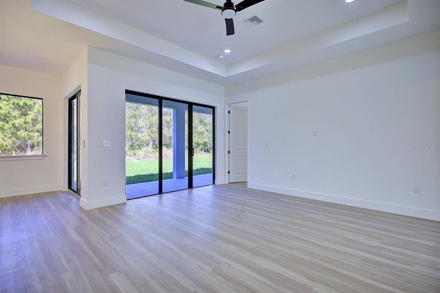 Spacious, unfurnished interior of a new home in , Sebring (Image 15).