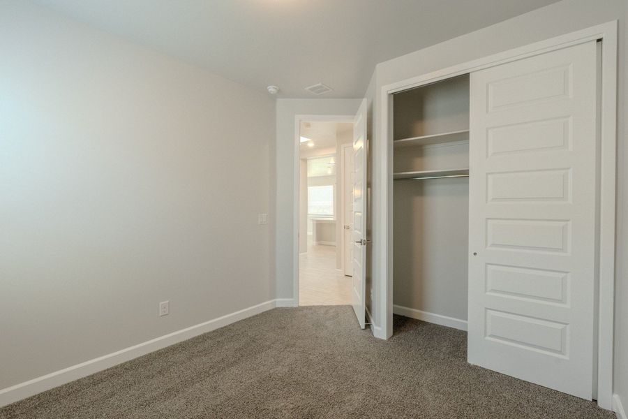 Spacious, unfurnished interior of a new home in Paseo Del Este, El Paso (Image 29).