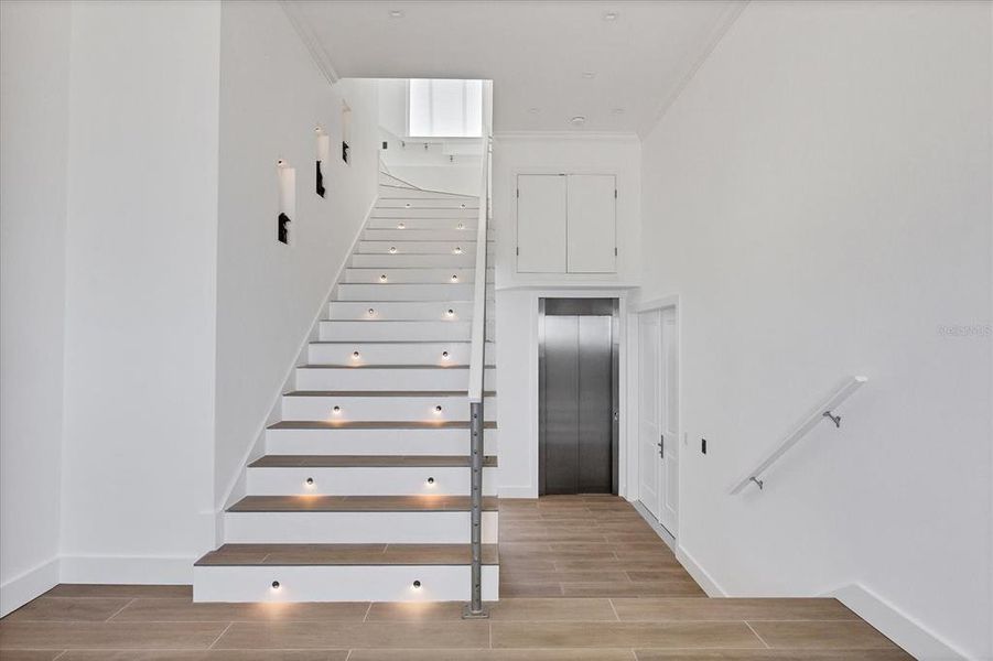 Spacious, unfurnished interior of a new home in , Placida (Image 20).