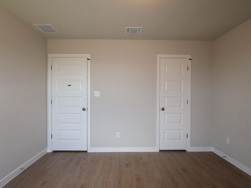 Spacious, unfurnished interior of a new home in Willow Springs, Buda (Image 2). Spacious, unfurnished interior of a new home in Willow Springs, Buda (Image 2).