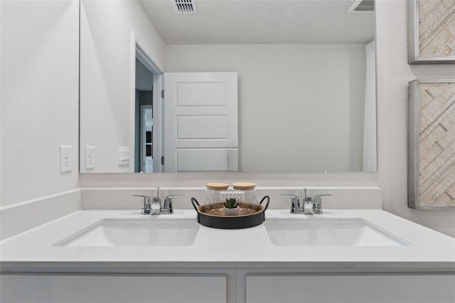 Close-up of interior finishes inside a home in Magnolia Pointe, Umatilla (Image 17).