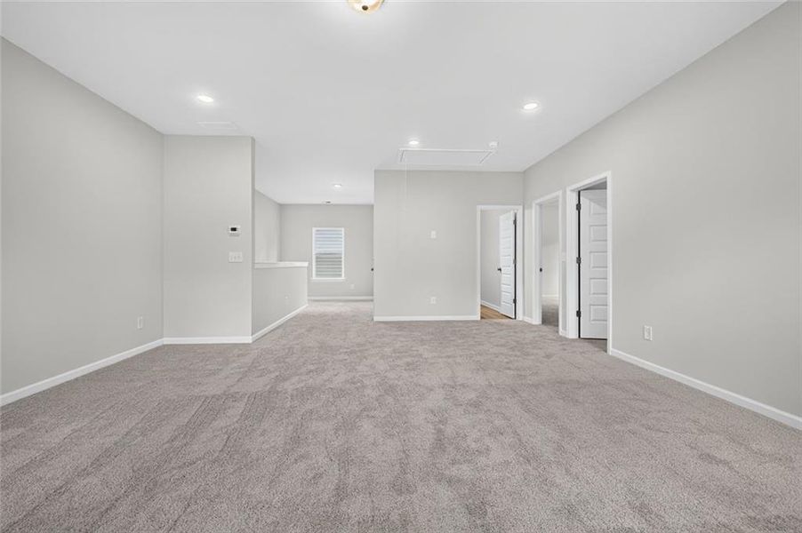 Spacious, unfurnished interior of a new home in Glen at Cave Springs, Douglasville (Image 24).