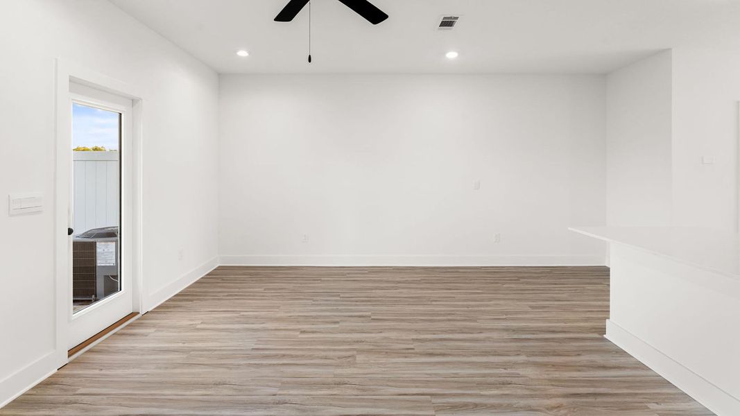 Spacious, unfurnished interior of a new home in Colonial East Townhomes, Panama City Beach (Image 19).