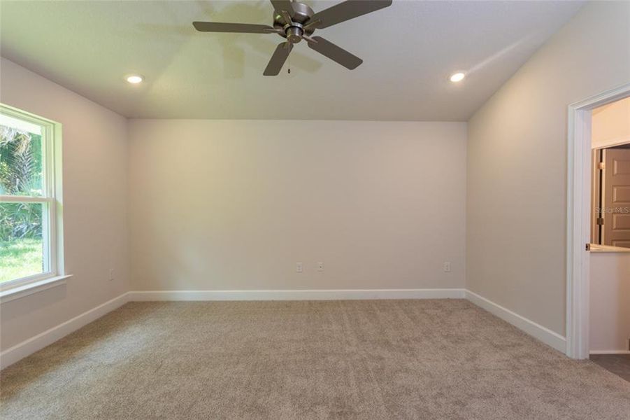 Spacious, unfurnished interior of a new home in , Palm Coast (Image 16).